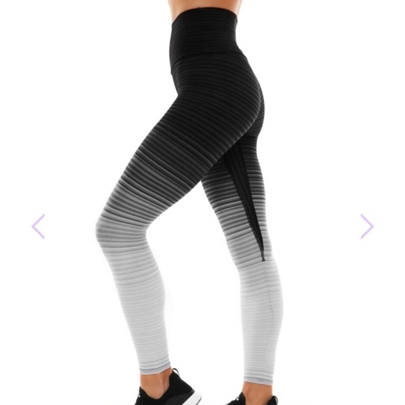 K-DEER Grace 7/8 Sneaker Length Legging women’s size M - Picture 3 of 9